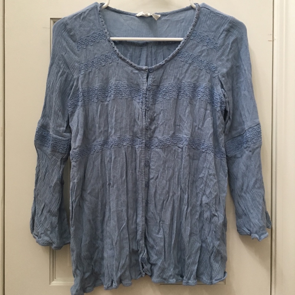 BUTTON FRONT FLOWY TOP